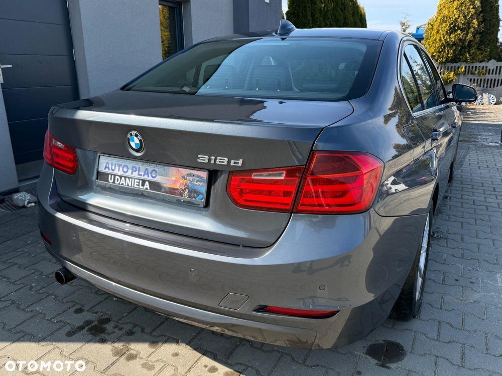 BMW Seria 3 318d Luxury Line - 9