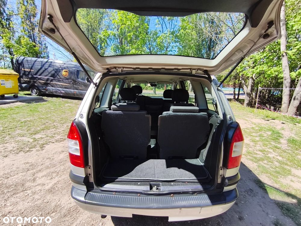 Opel Zafira 2.2 DTI Njoy - 9