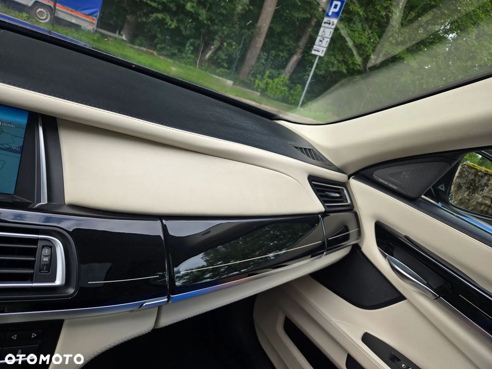 BMW Seria 7 740d xDrive - 24