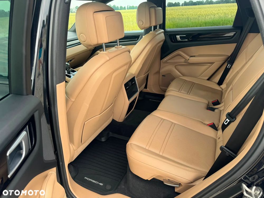 Porsche Cayenne E-Hybrid - 15