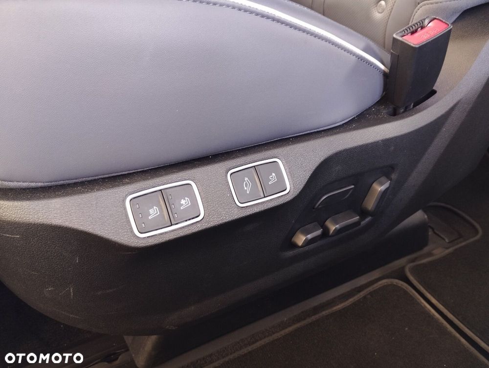 Hyundai Staria 1.6 T-GDI HEV Luxury - 28