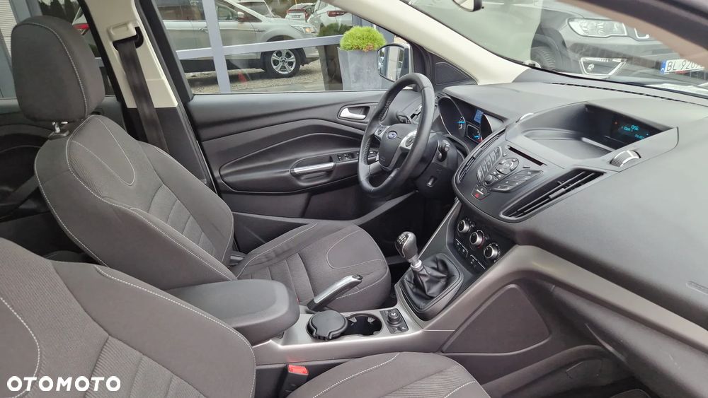 Ford Kuga 1.6 EcoBoost 2x4 Titanium - 17