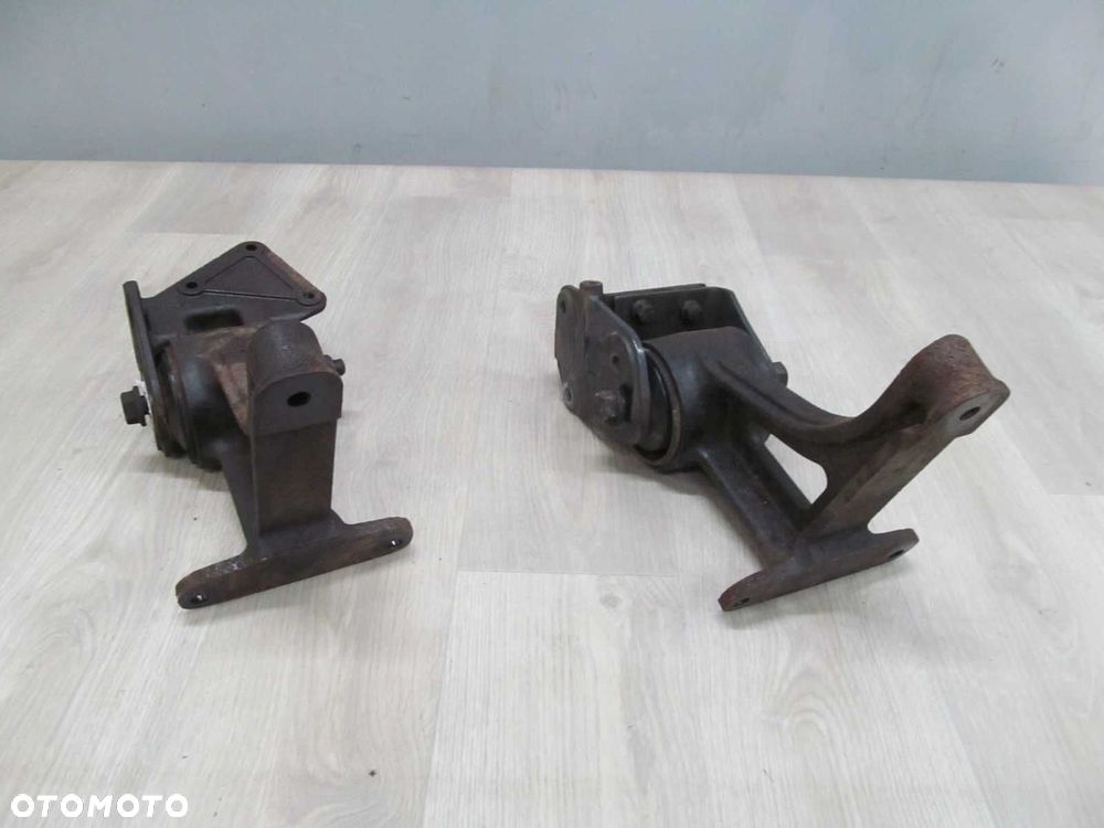 DAF LF 45 55 06-14 LAPA ZAWIAS PODUSZKA KABINY LEWY AFRA929 - 2