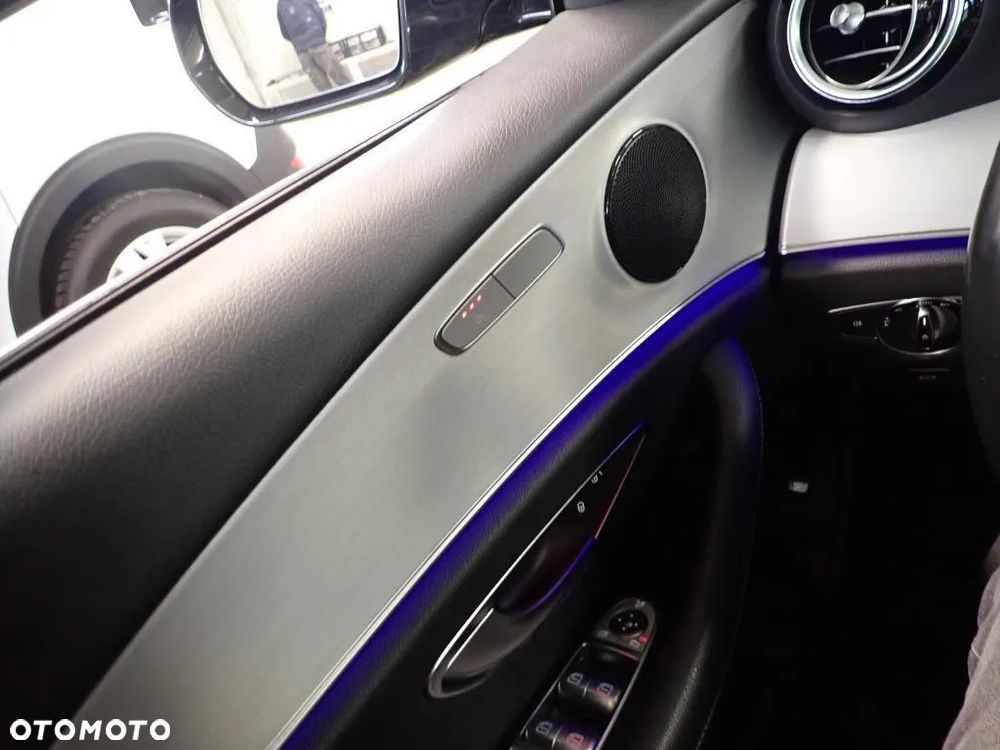 Mercedes-Benz Klasa E - 19