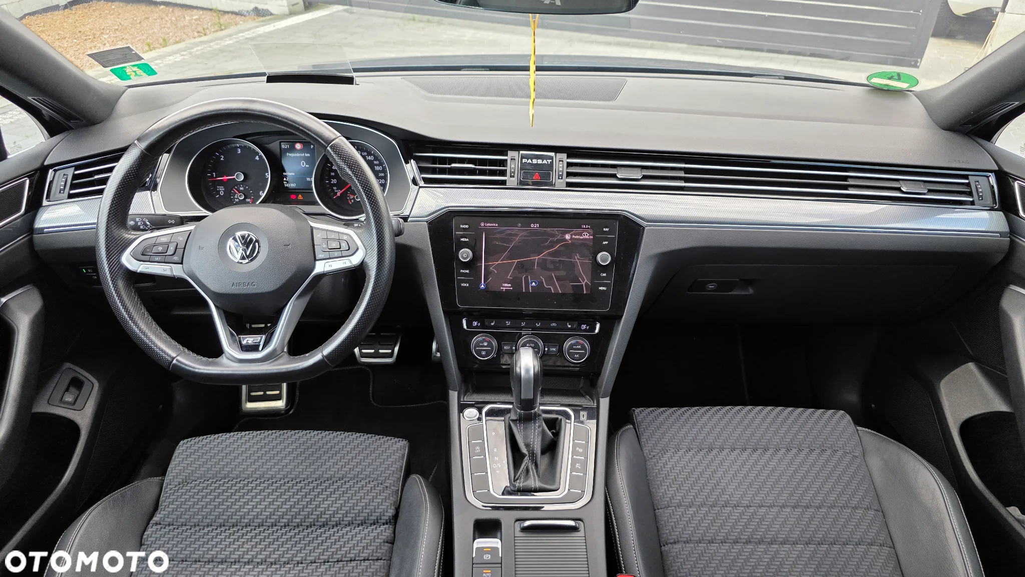 Volkswagen Passat Variant 2.0 TDI SCR DSG R-Line - 18