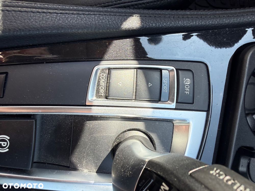BMW Seria 5 520d - 25
