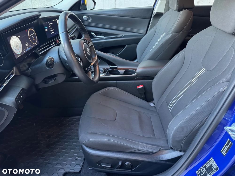 Hyundai Elantra 1.6 Executive CVT - 13