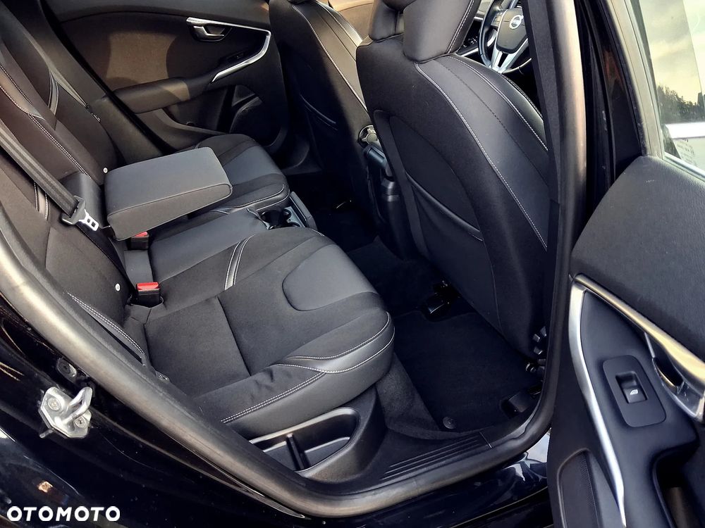 Volvo V40 D2 Momentum - 20