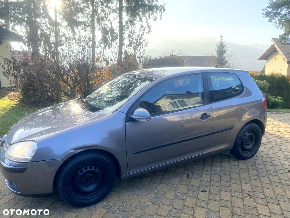 Volkswagen Golf 1.9 TDI Trendline DSG - 9