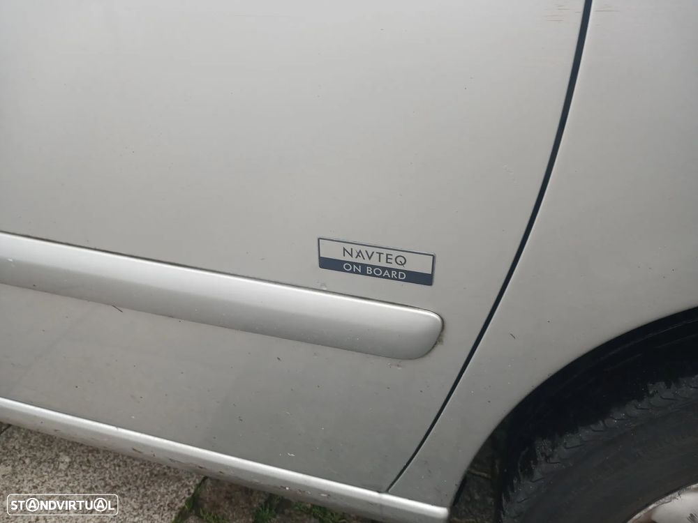 Peugeot 807 ver-2-2-hdi-navteq - 24