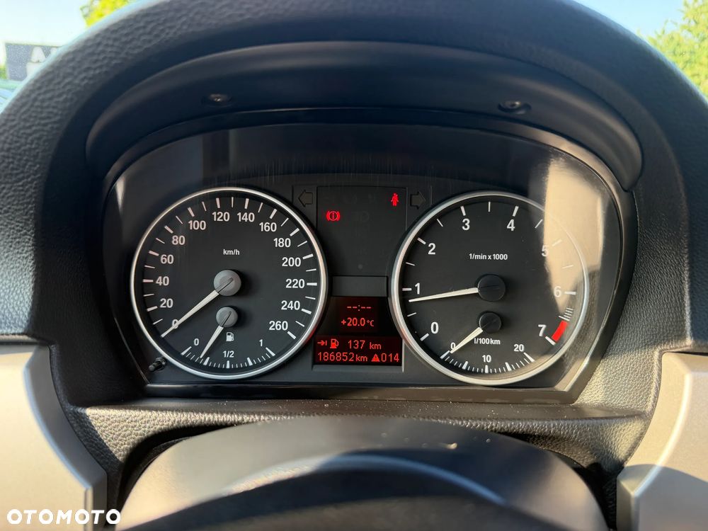 BMW Seria 3 320i - 26