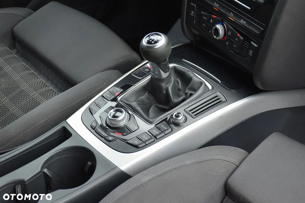 Audi A4 Avant 2.0 TDI DPF S line Sportpaket - 28