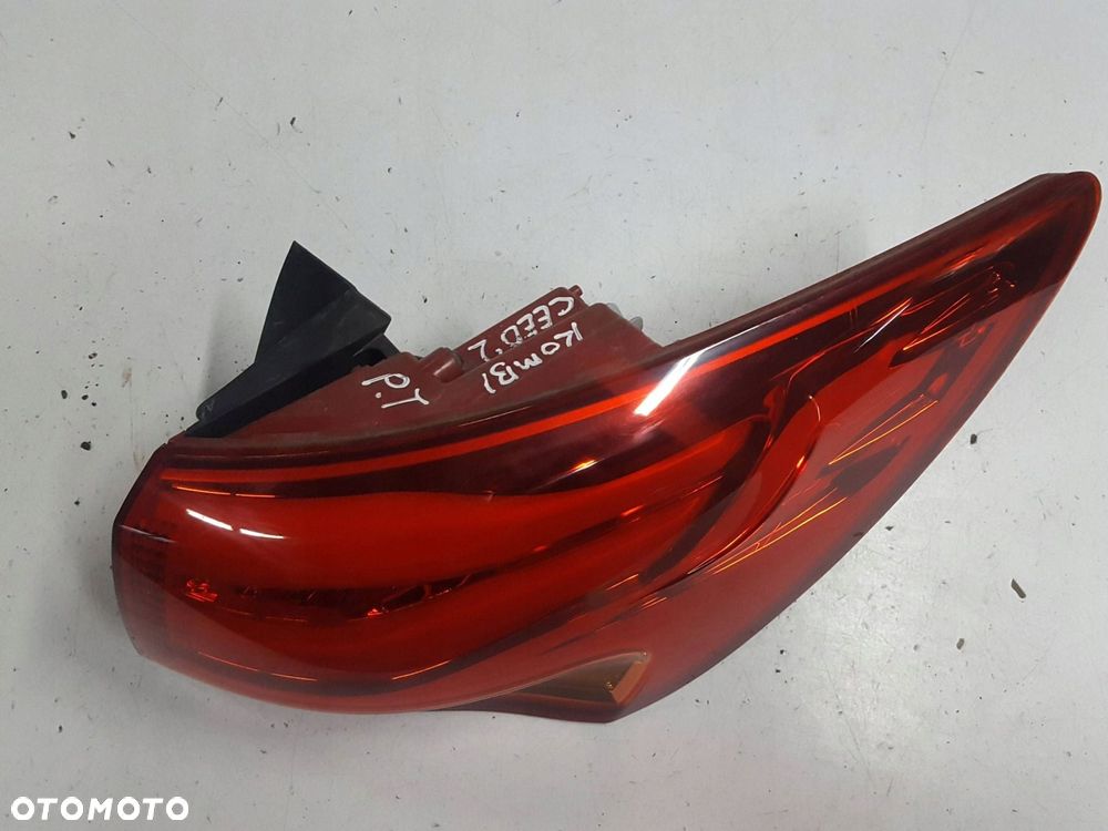 KIA CEED 2 II 12r- KOMBI LAMPA LED PRAWA TYŁ TYLNA - 3