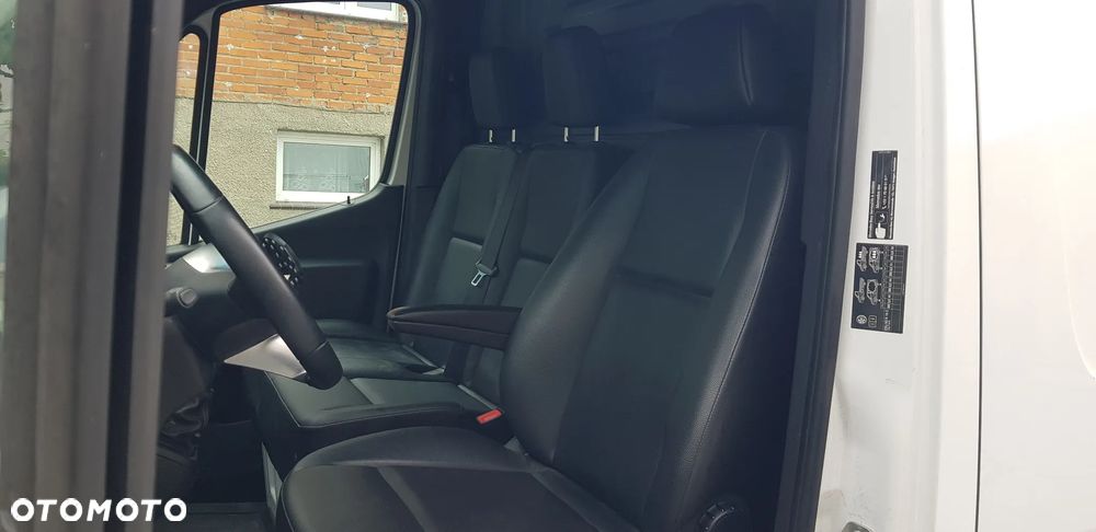 Mercedes-Benz Sprinter - 28