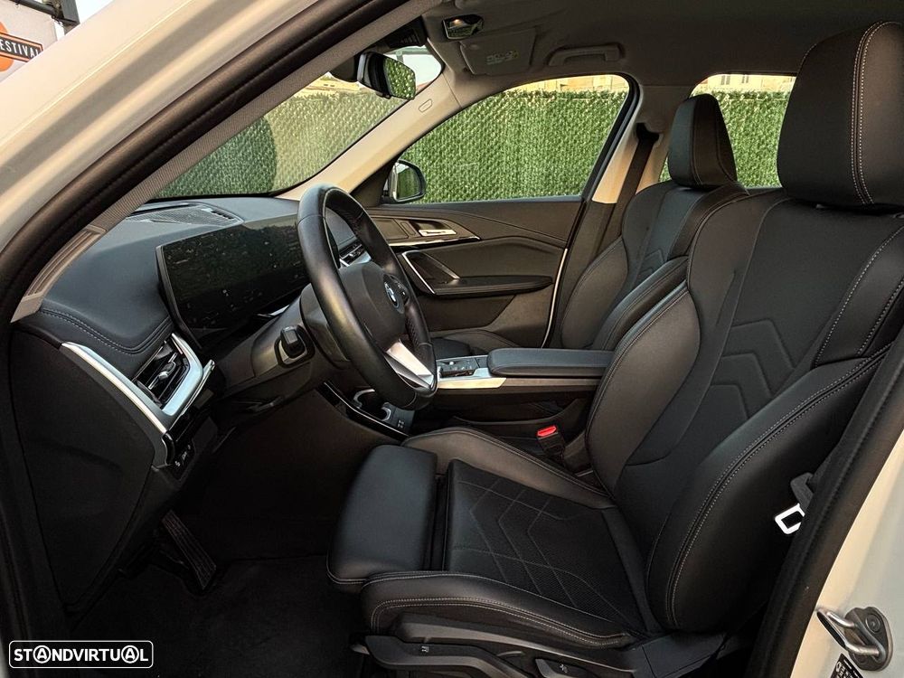 BMW iX1 xDrive30 xLine - 4