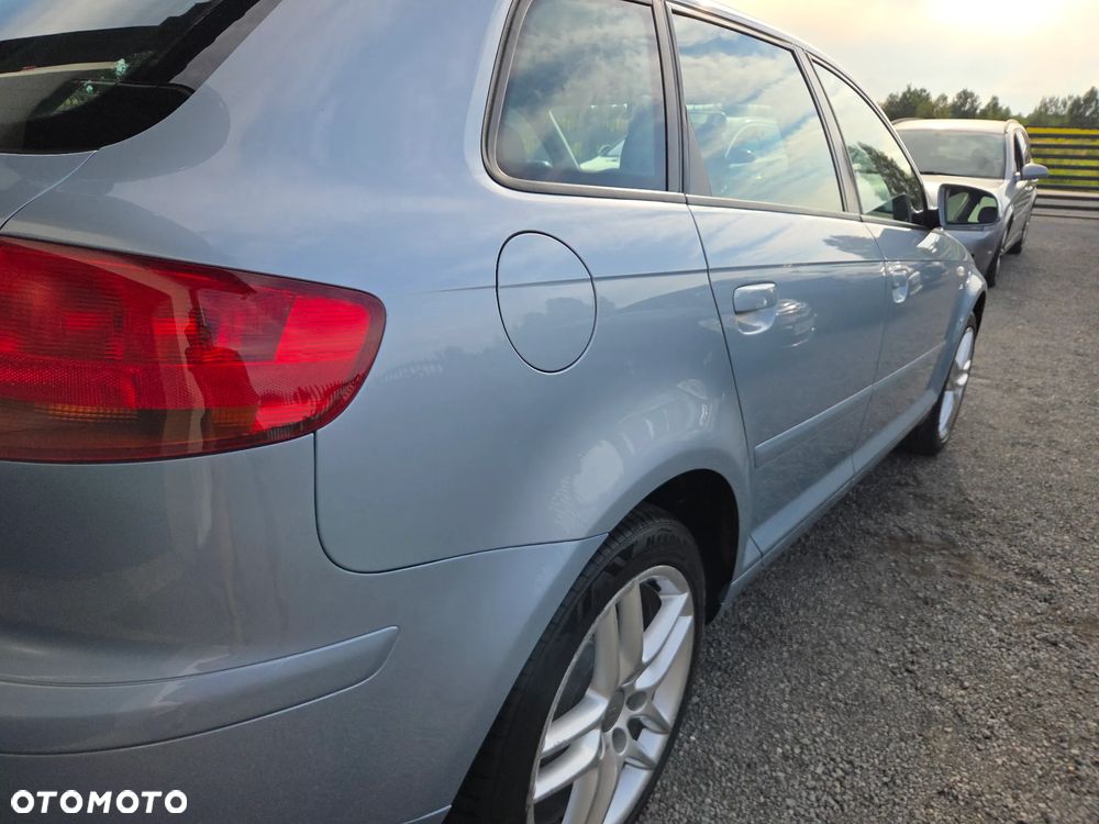 Audi A3 Sportback 1.6 Ambiente - 16