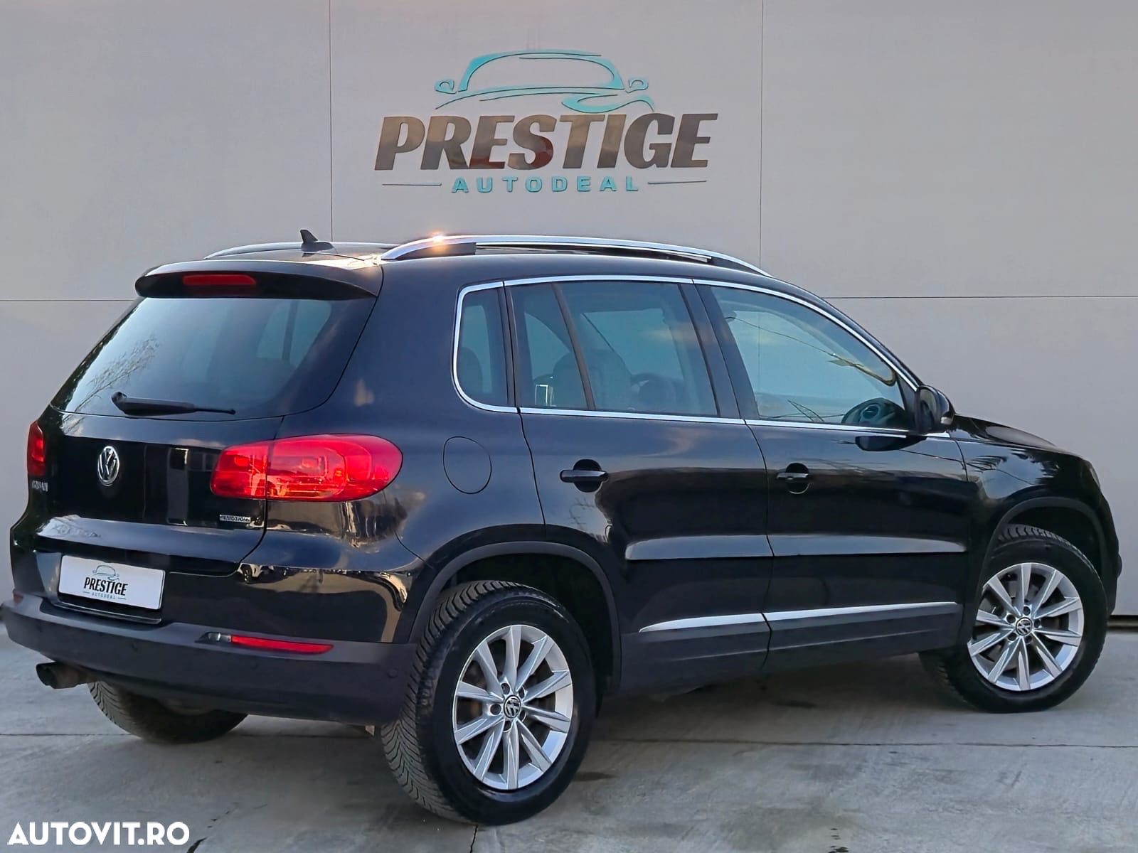 Volkswagen Tiguan 2.0 TDI DPF 4Motion BlueMotion Technology DSG Exclusive - 4