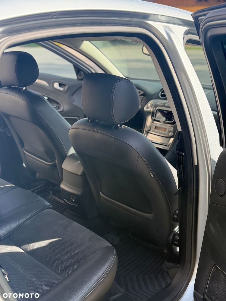 Ford Mondeo - 12