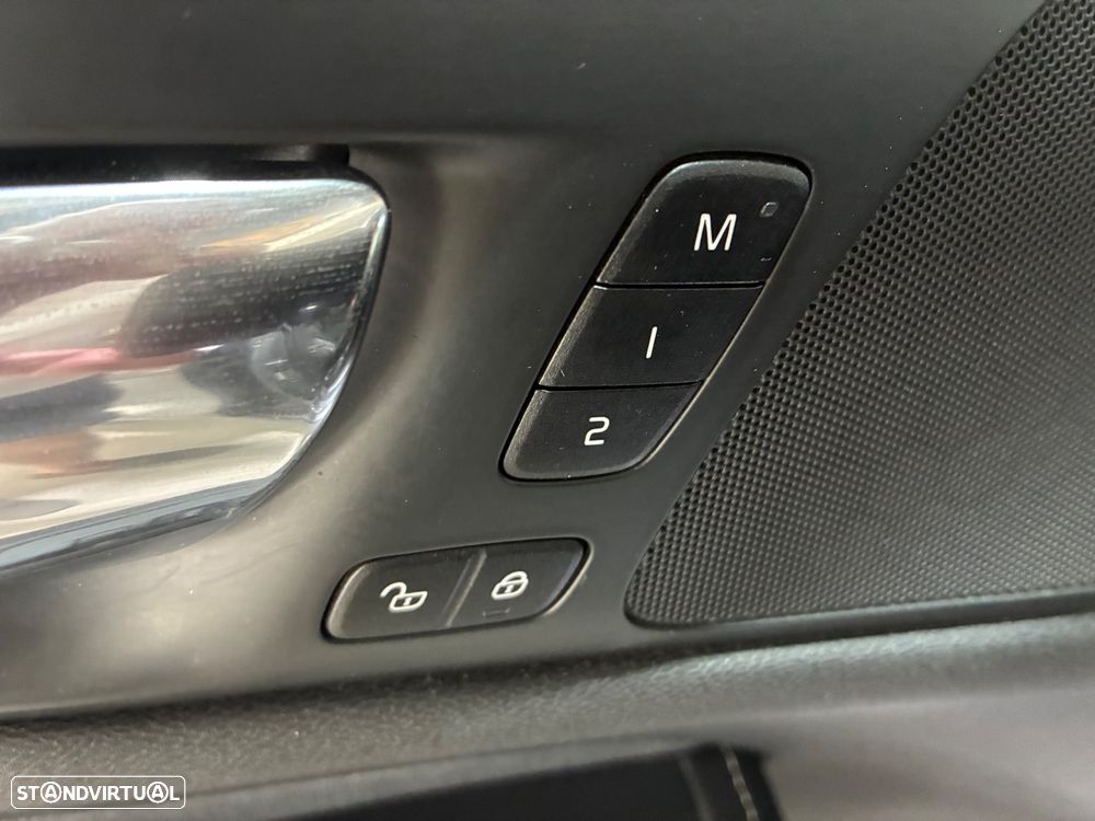 Volvo V60 2.0 D4 R-Design Geartronic — fotografia 10