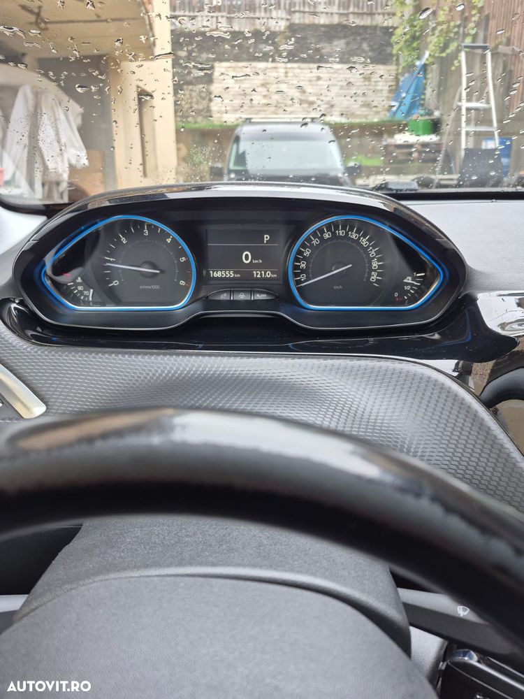Peugeot 2008 - 4