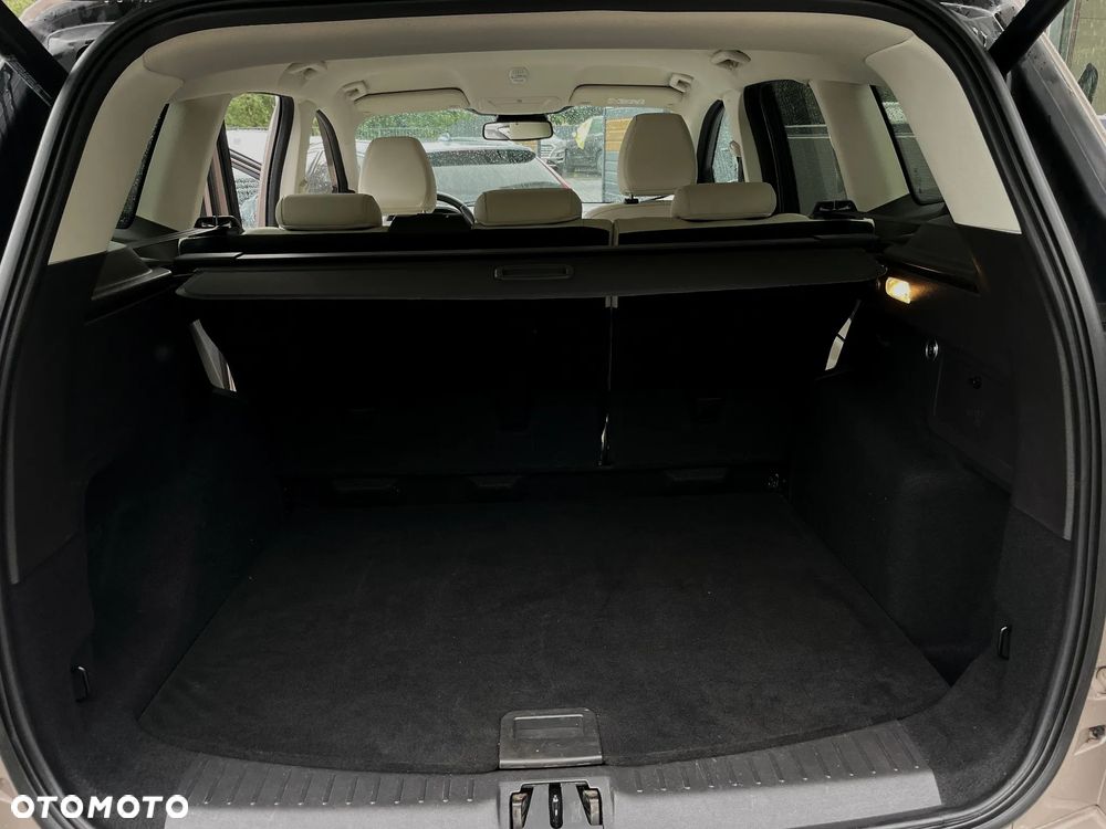 Ford Kuga 2.0 TDCi 4x4 Vignale - 36