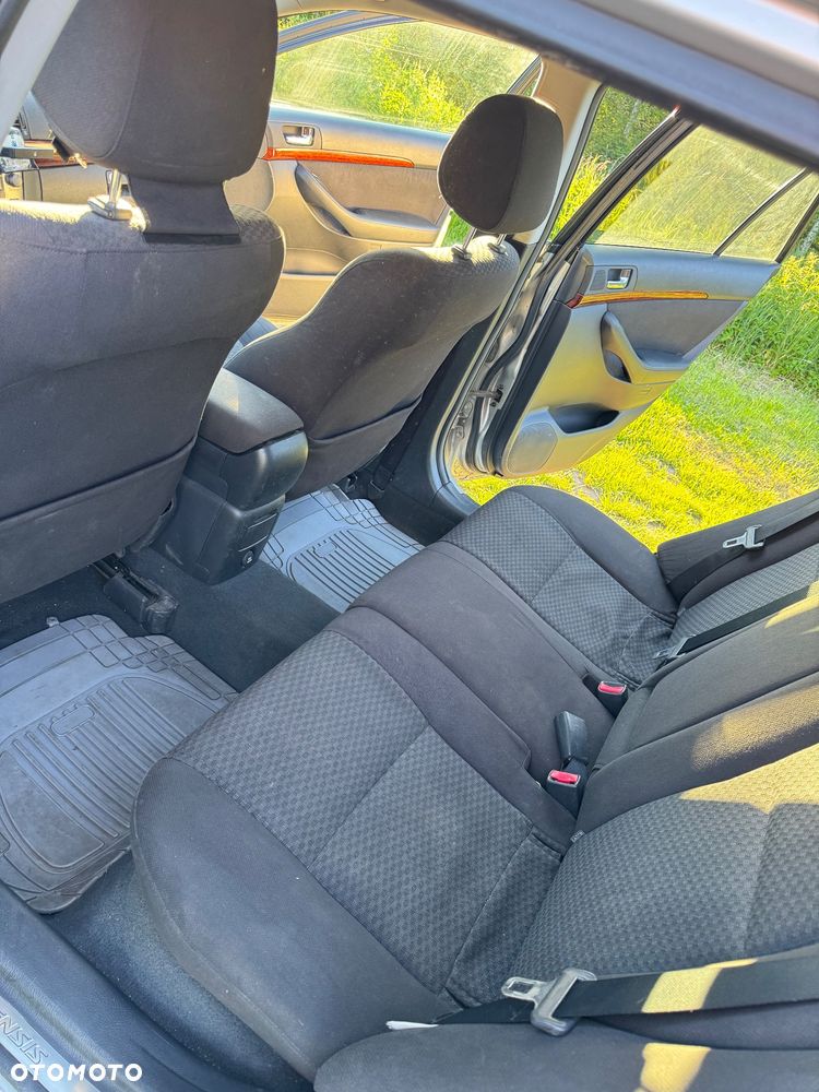 Toyota Avensis 2.0 D-4D Luna - 4