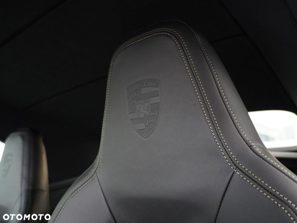 Porsche 911 Carrera T-Hybrid Spirit 70 - 27
