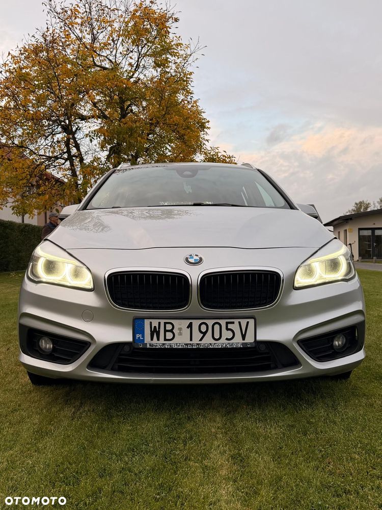 BMW Seria 2 218d - 8