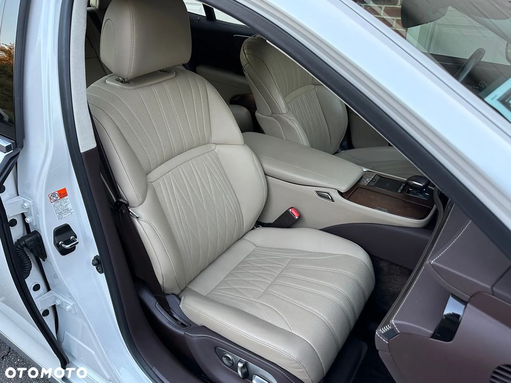 Lexus LS 500 Omotenashi AWD - 17
