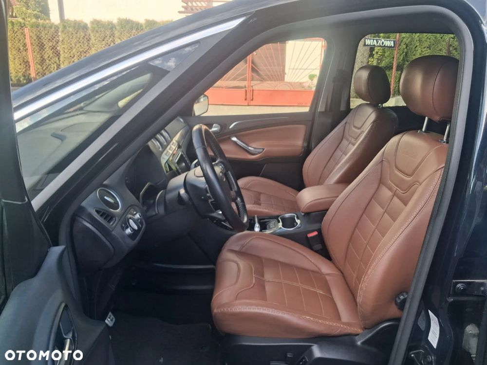 Ford S-Max - 12