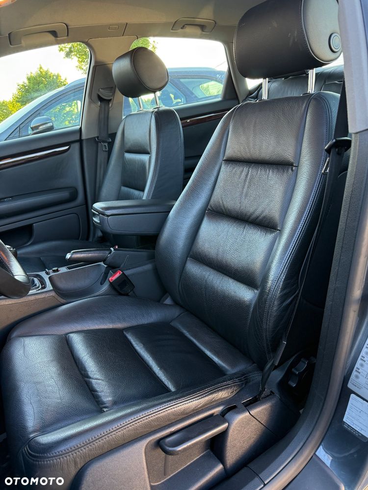 Audi A4 Limousine - 14