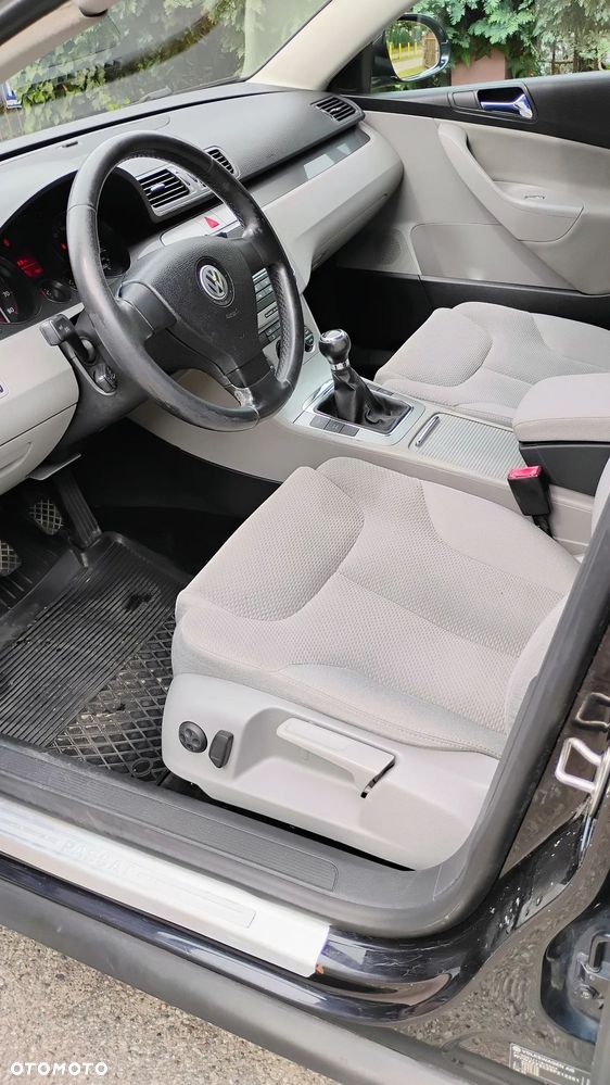 Volkswagen Passat 2.0 FSI Comfortline - 8