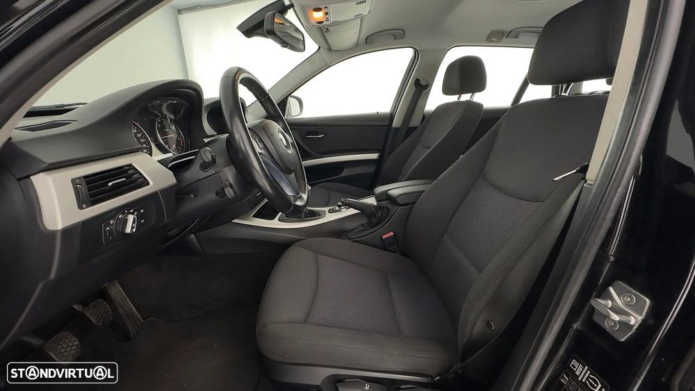 BMW 318 d Navigation - 25