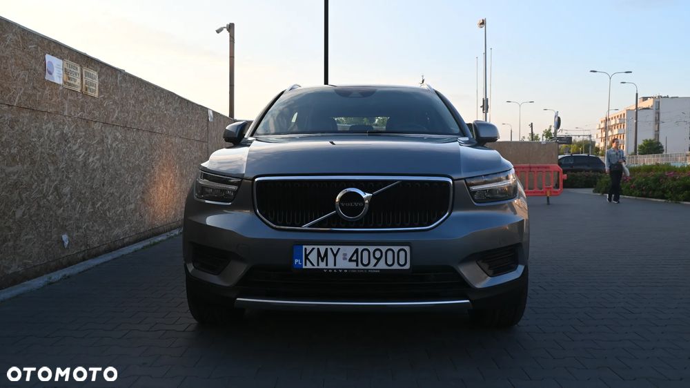 Volvo XC 40 D4 AWD Momentum (Intro Edition) - 4