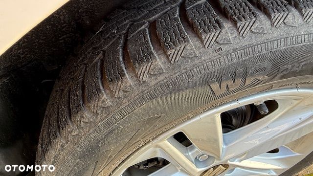 Suzuki Swace 1.8 Hybrid Premium Plus CVT - 11