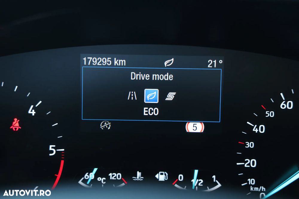 Ford Focus 2.0 TDCI Titanium - 35