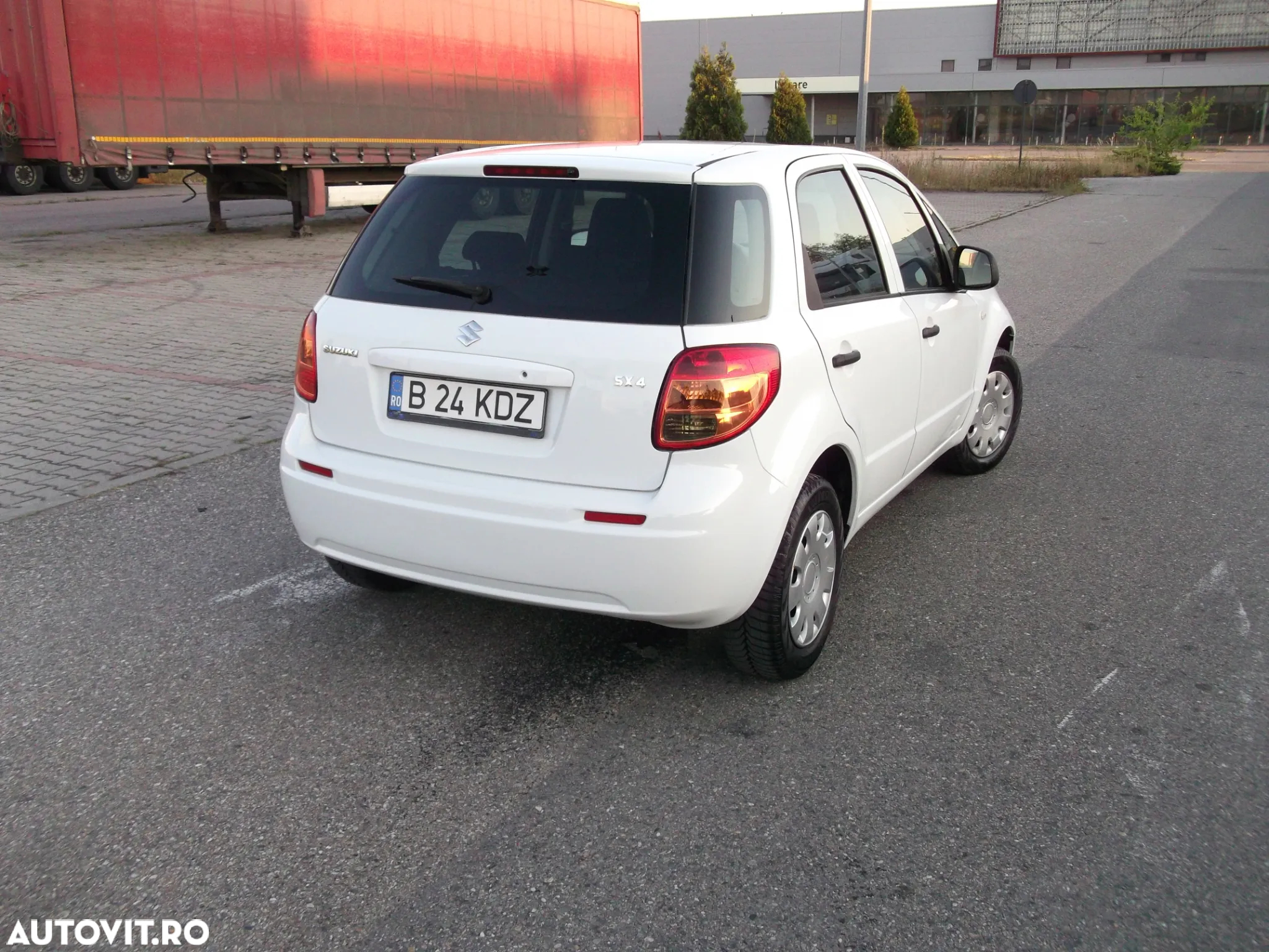 Suzuki SX4 1.6L 2WD GS - 2