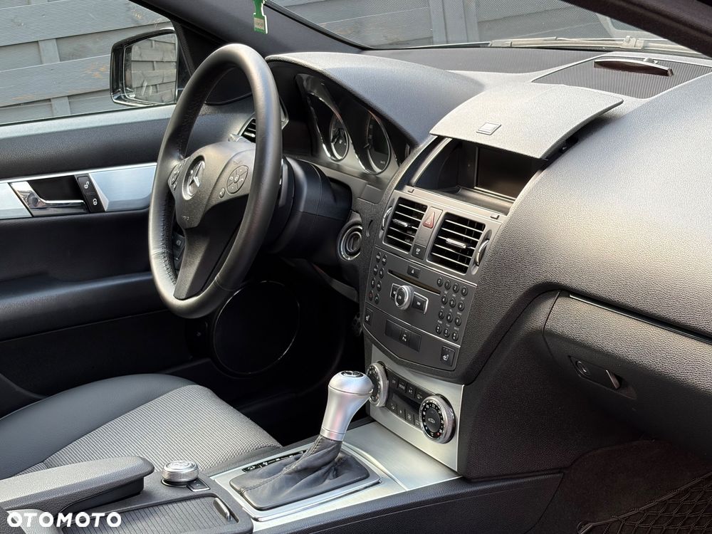 Mercedes-Benz Klasa C 180 Kompressor Automatik BlueEFFICIENCY Special Edition - 28