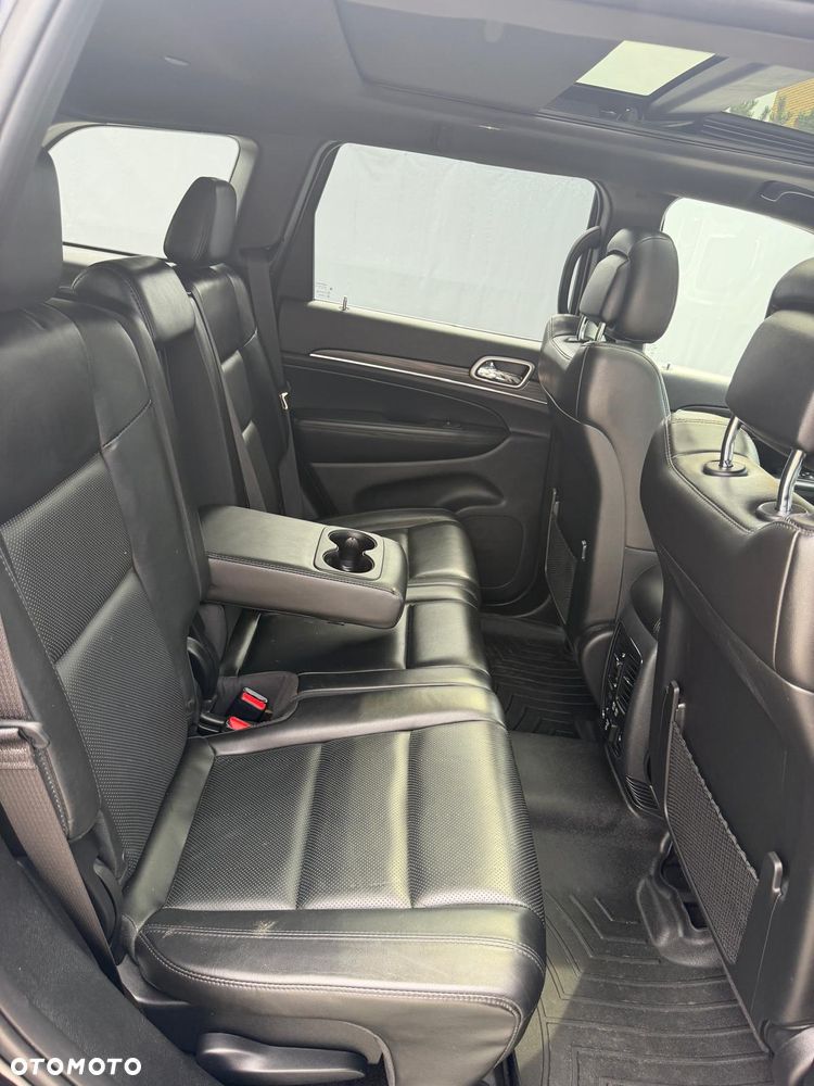 Jeep Grand Cherokee - 33