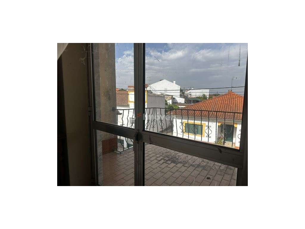 Moradia Geminada T4 com Terreno - Grande imagem: 2/17