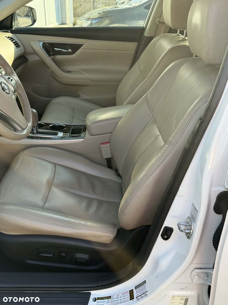 Nissan Altima - 16