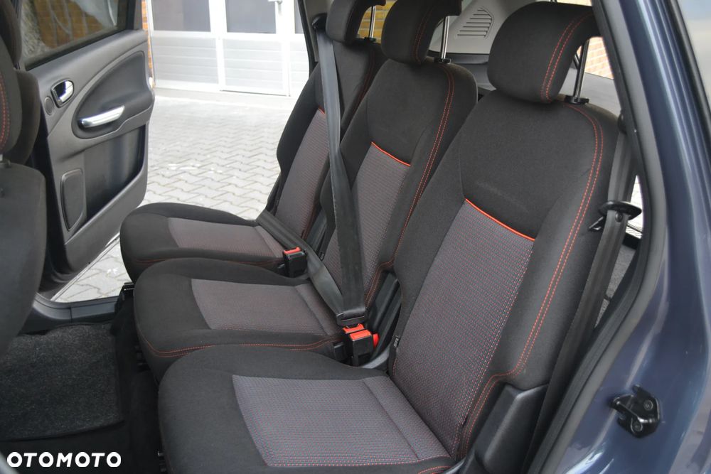 Ford S-Max 2.0 TDCi DPF Titanium - 24