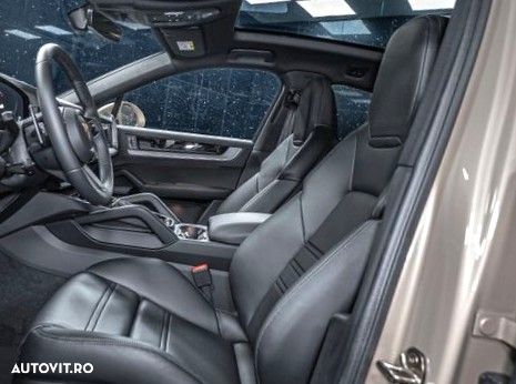 Porsche Cayenne Coupe E-Hybrid - 14