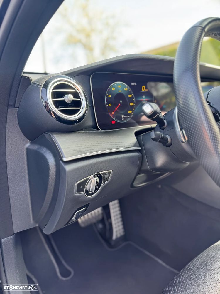 Mercedes-Benz E 300 de 4Matic 9G-TRONIC AMG Line - 23