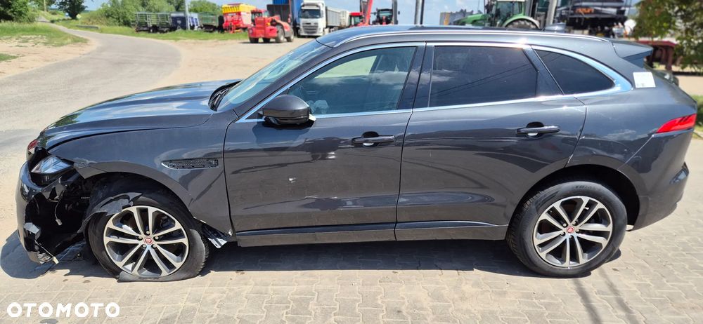 Jaguar F-Pace - 9