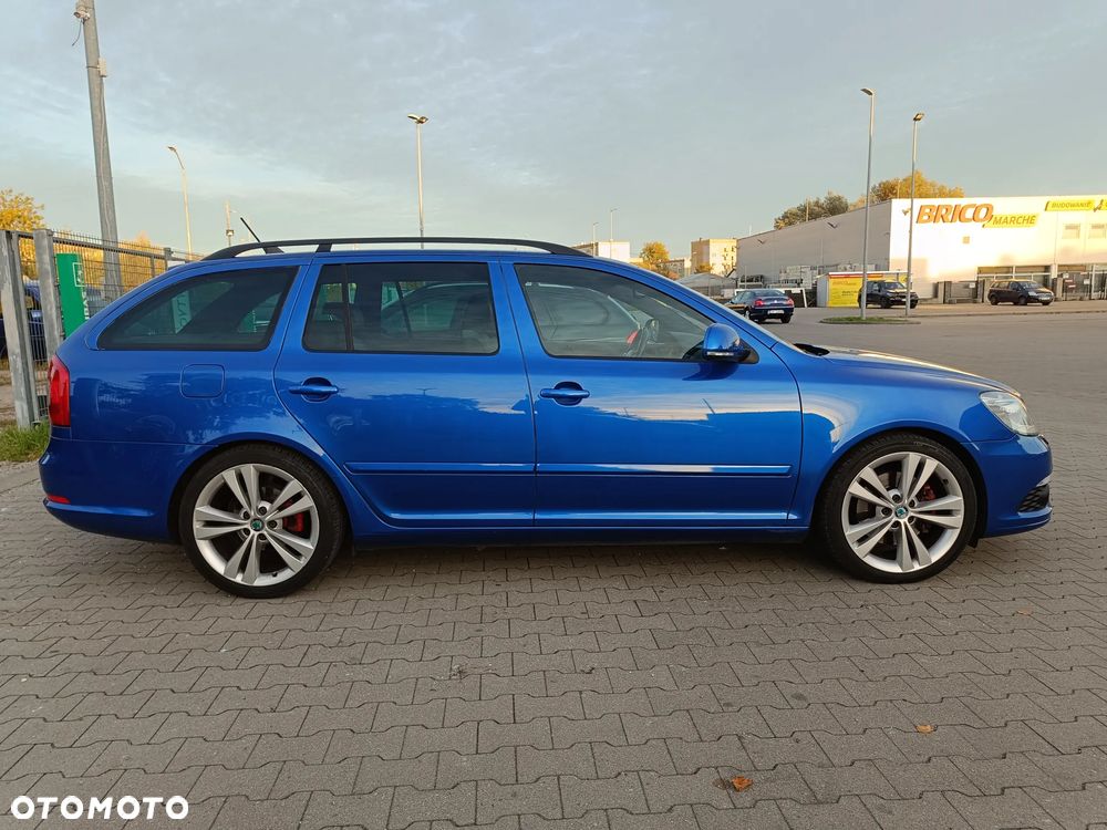 Skoda Octavia Combi 2.0 TDI DPF DSG RS - 4
