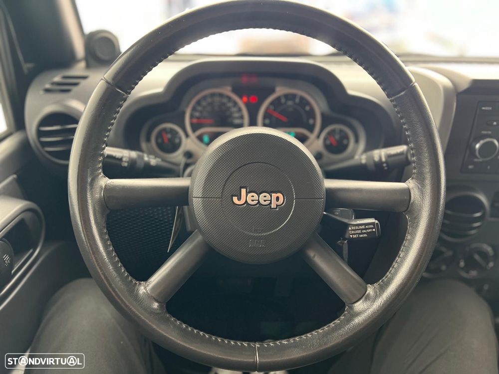Jeep Wrangler 2.8 CRD ATX Sport - 24
