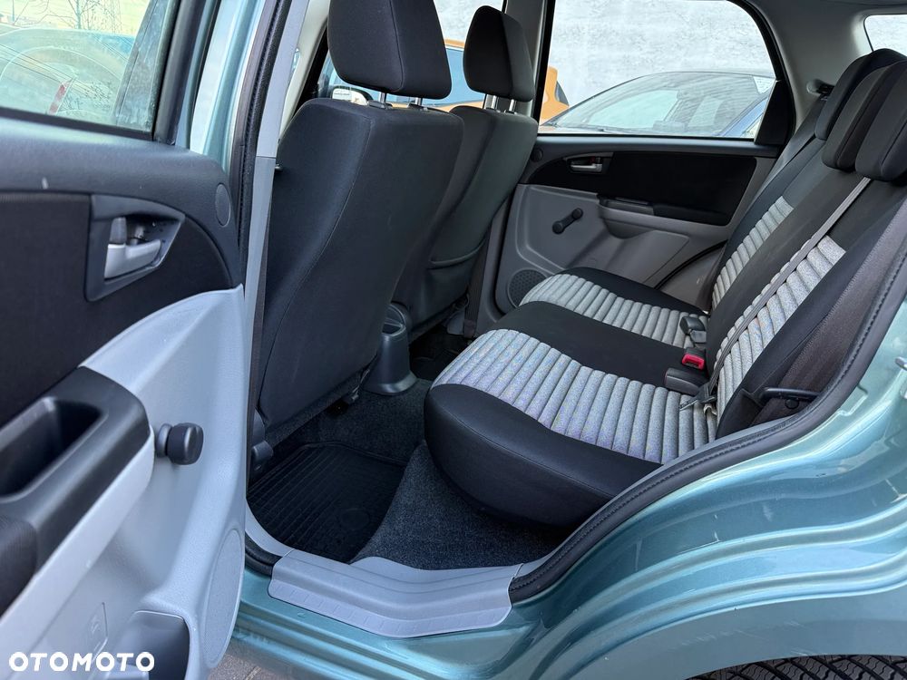 Suzuki SX4 - 11