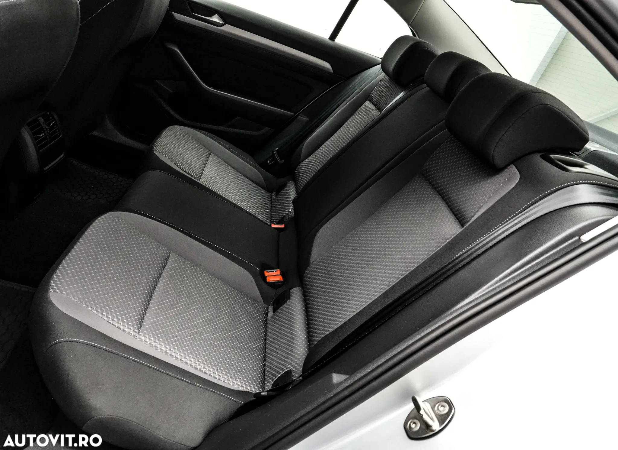 Volkswagen Passat 2.0 TDI Comfortline - 16