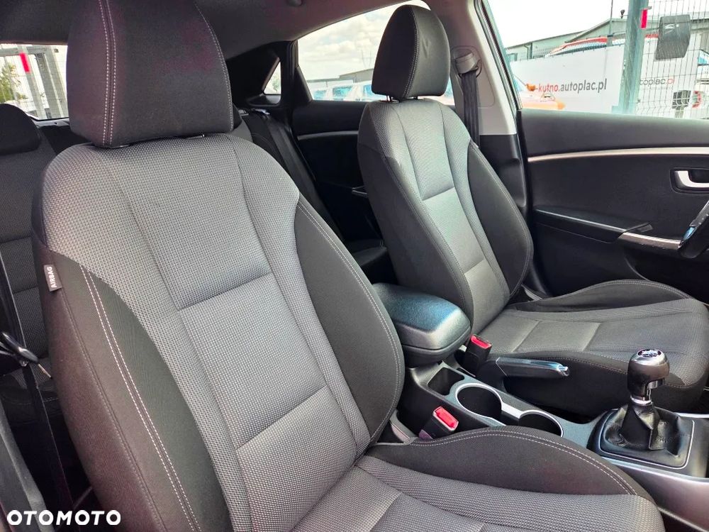Hyundai i30 1.6 GDI Comfort - 32